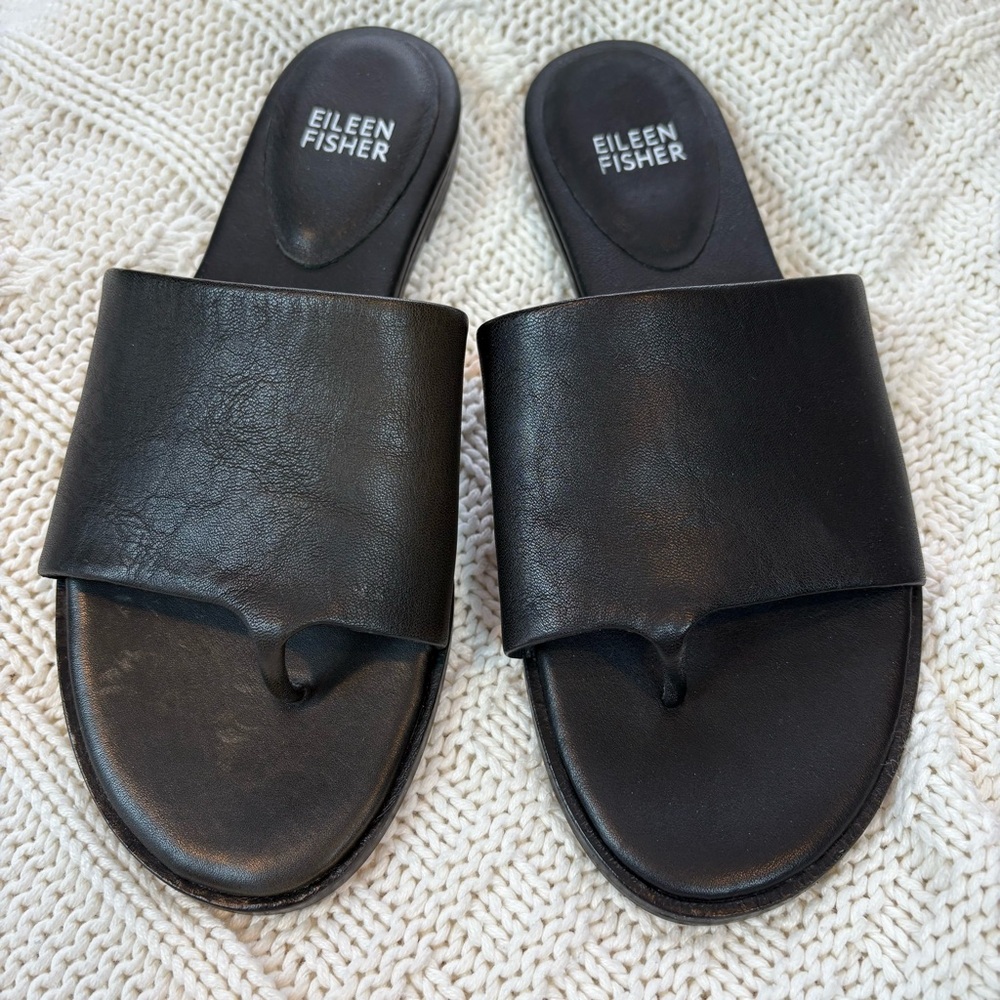 Eileen Fisher Black Leather Thong Edge Sandals Like New Size 6 Minimalist - Picture 4 of 8